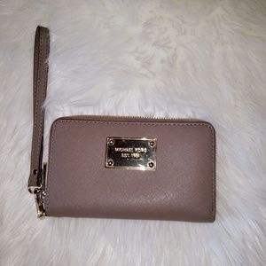 MICHAEL KORS Taupe "Tech/iPhone" wristlet